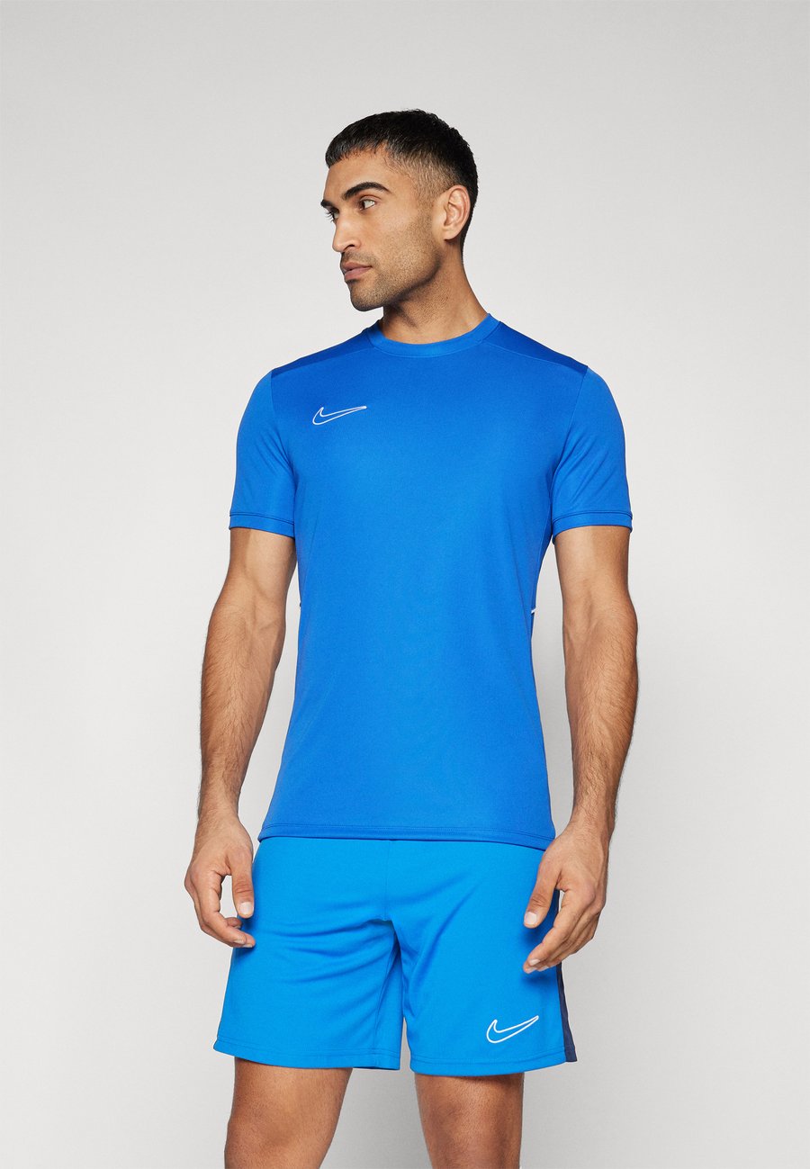 Футболка Nike Performance TOP, Game Royal/White/Blue, Белый, Футболка Nike Performance TOP, Game Royal/White/Blue
Футболка Nike Performance TOP, Game Royal/White/Blue, Белый, Футболка Nike Performance TOP, Game Royal/White/Blue
