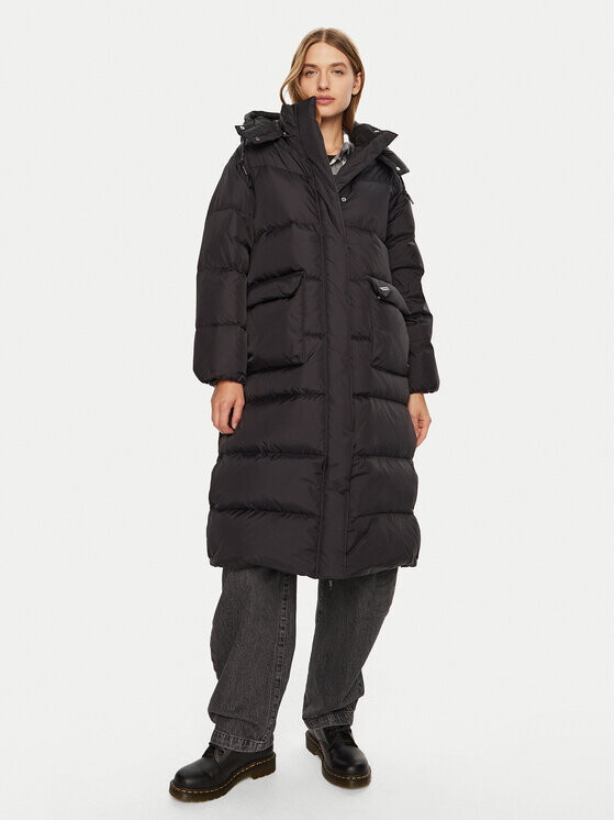 Пуховик стандартного кроя Levi'S, черный
Пуховик стандартного кроя Levi'S, черный