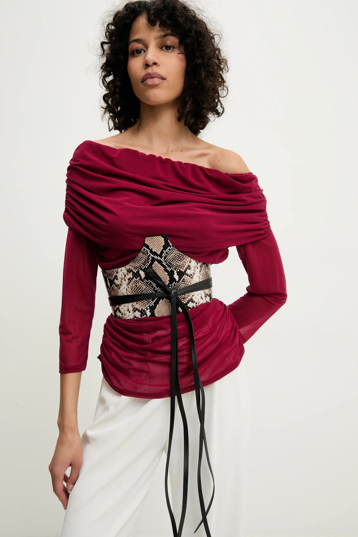 Ремень кожаный Iro, черный
Ремень кожаный Iro, черный