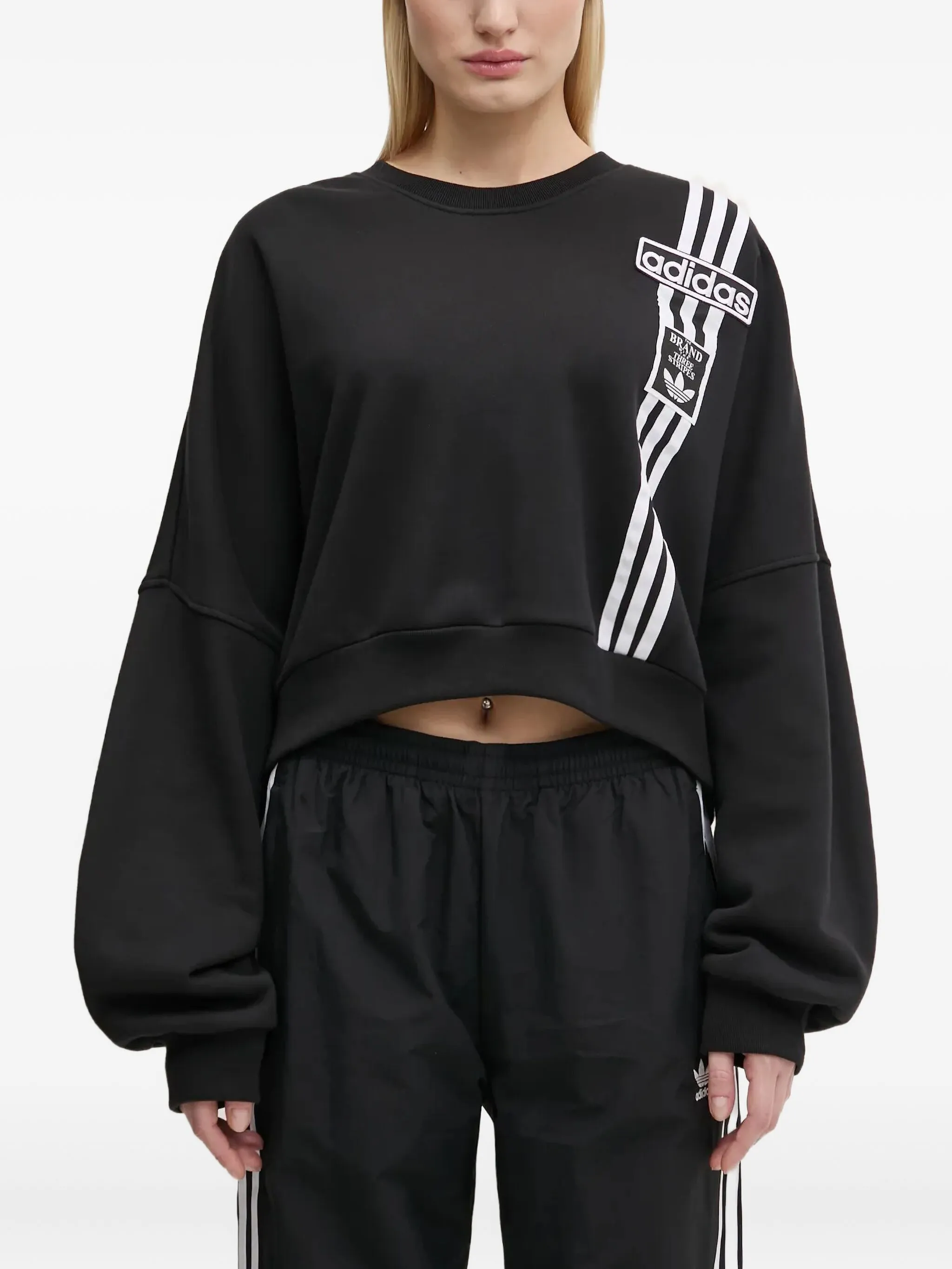 Укороченная толстовка с полосками Adidas, черный
Укороченная толстовка с полосками Adidas, черный