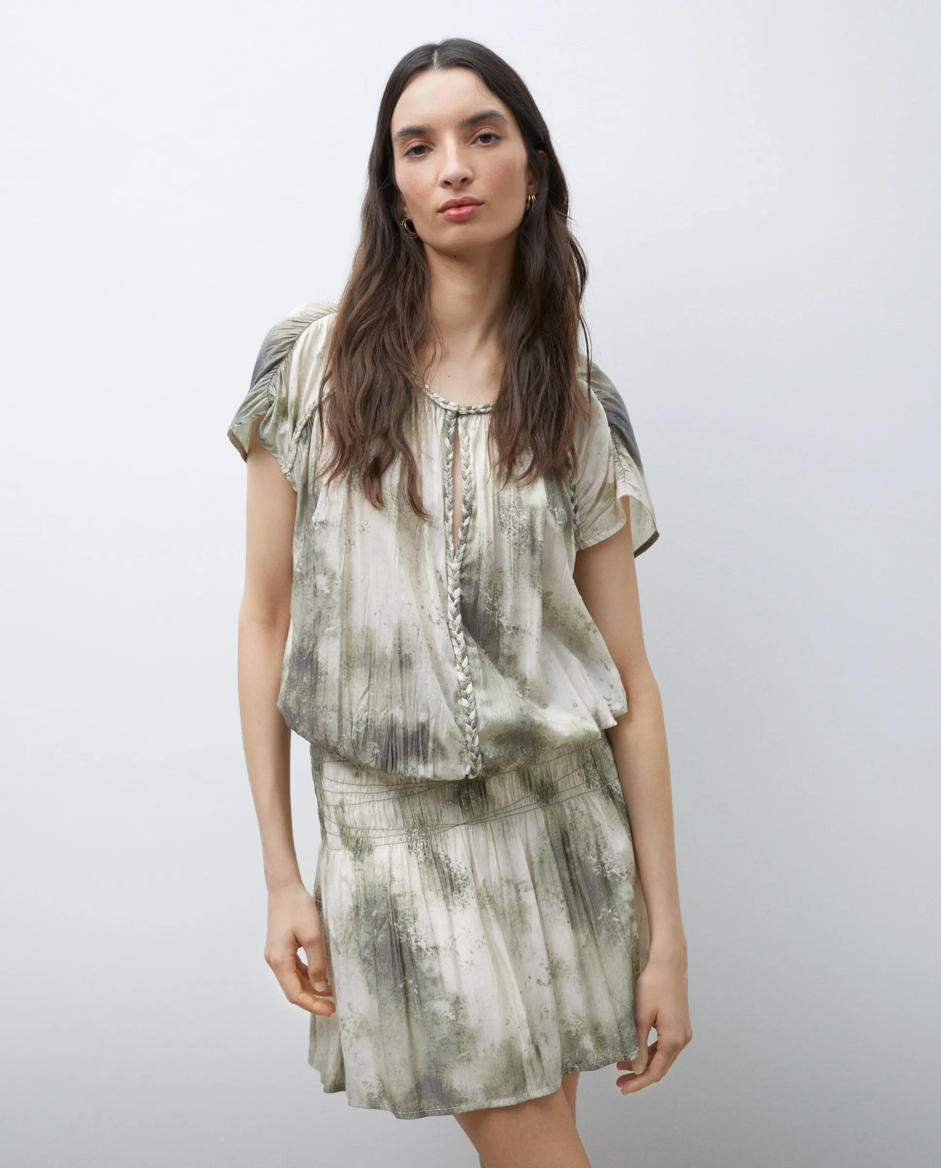 Женская блузка с коротким рукавом, принтованная, с деталями из кос Tintoretto, зеленый
Женская блузка с коротким рукавом, принтованная, с деталями из кос Tintoretto, зеленый