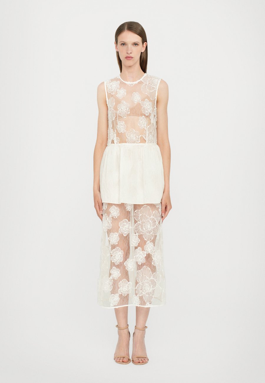 Платье Baum und Pferdgarten ANTONIE, Blanc De Blanc/Off-White
Платье Baum und Pferdgarten ANTONIE, Blanc De Blanc/Off-White