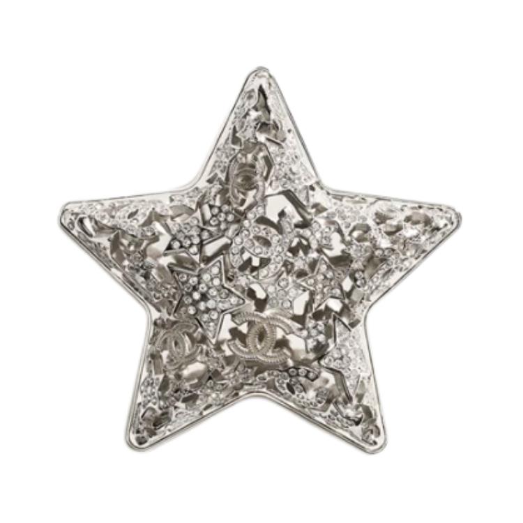 CHANEL Металлическая брошь со стразами для женщин серебристого цвета
CHANEL Металлическая брошь со стразами для женщин серебристого цвета