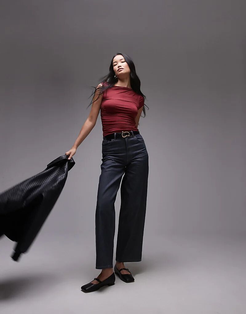 Облегающий асимметричный топ с открытыми плечами бордового цвета Topshop
Облегающий асимметричный топ с открытыми плечами бордового цвета Topshop