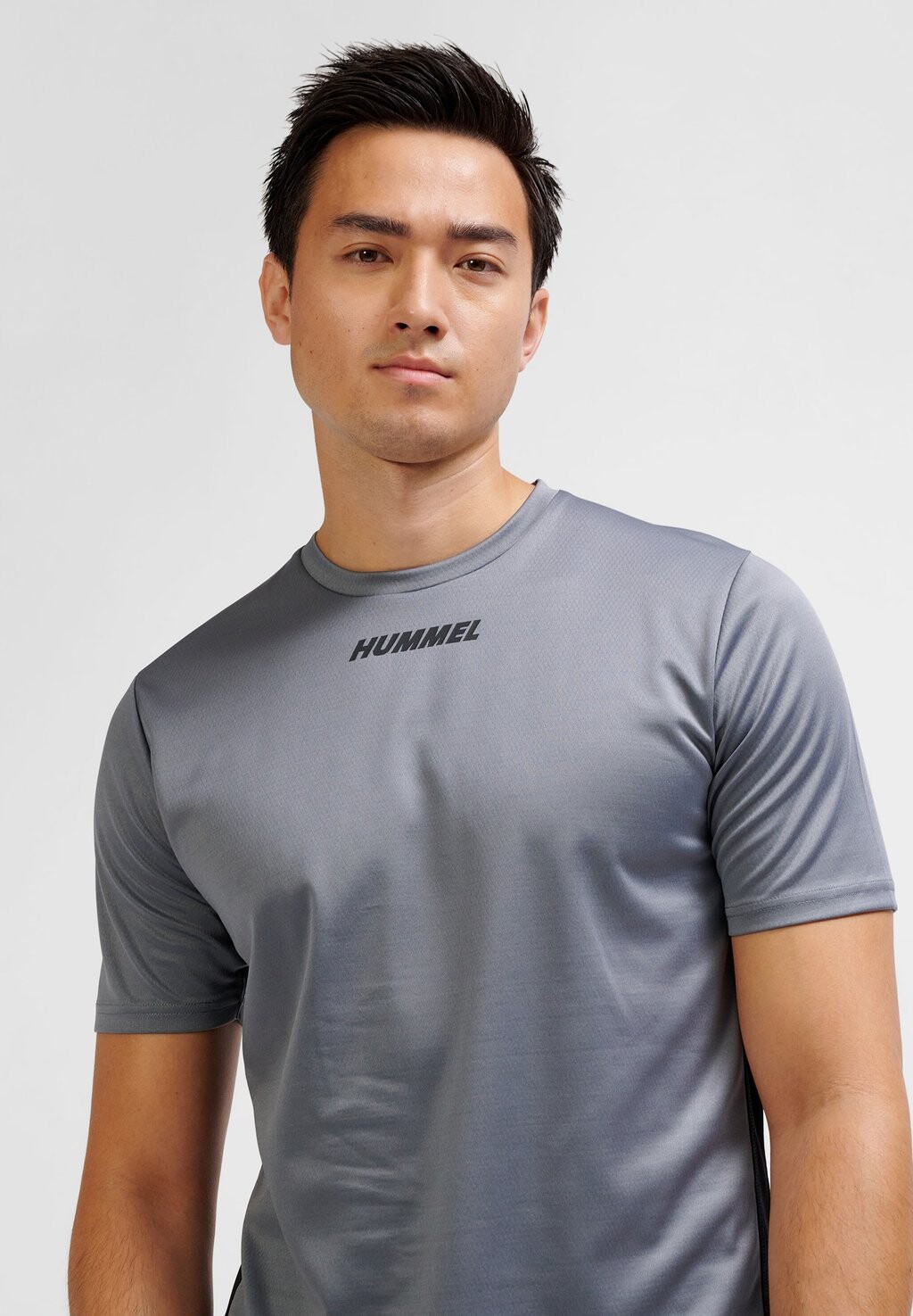 Спортивная футболка MULTI Hummel, серый
Спортивная футболка MULTI Hummel, серый