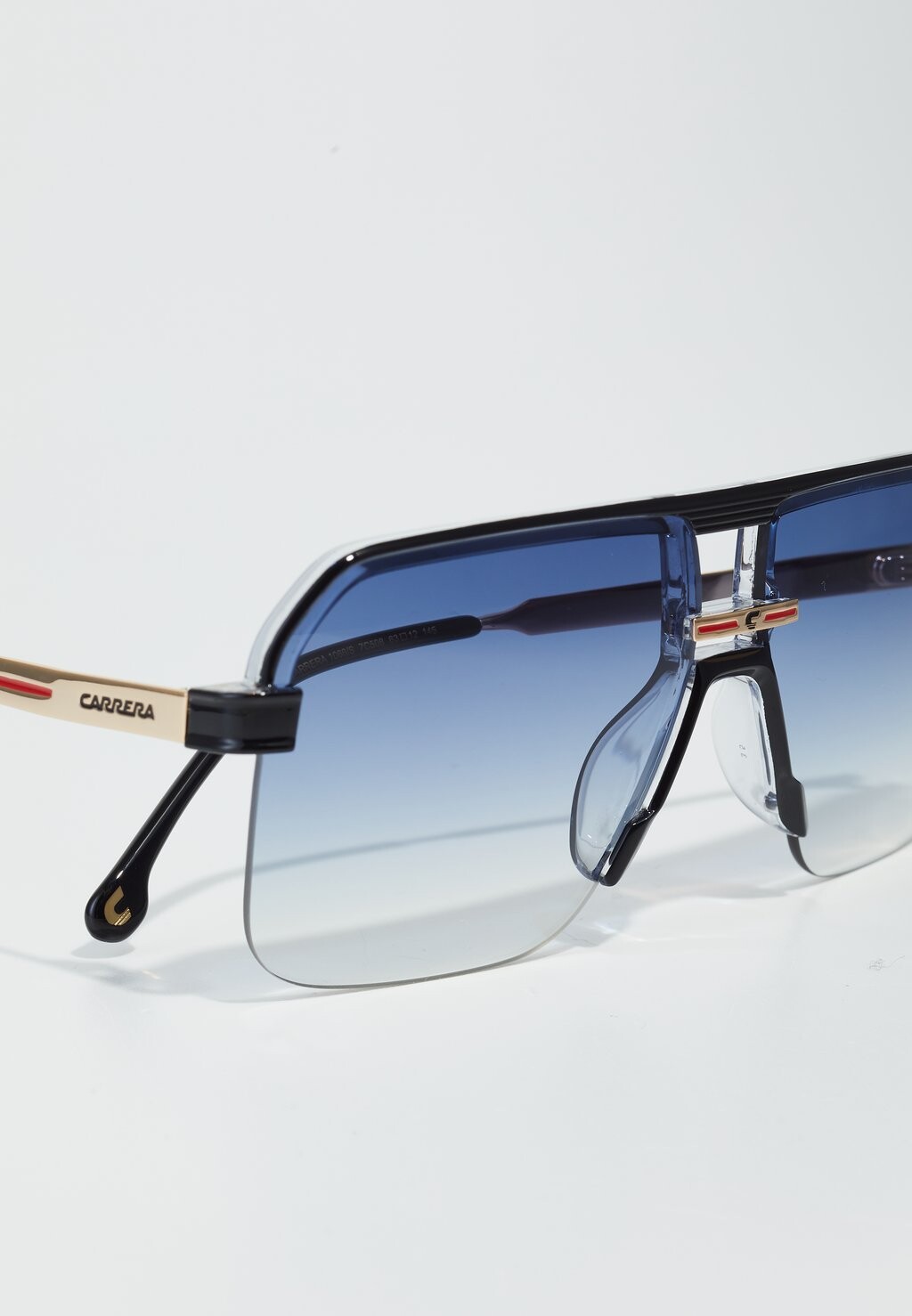 Солнцезащитные очки Unisex Carrera, черные
Солнцезащитные очки Unisex Carrera, черные