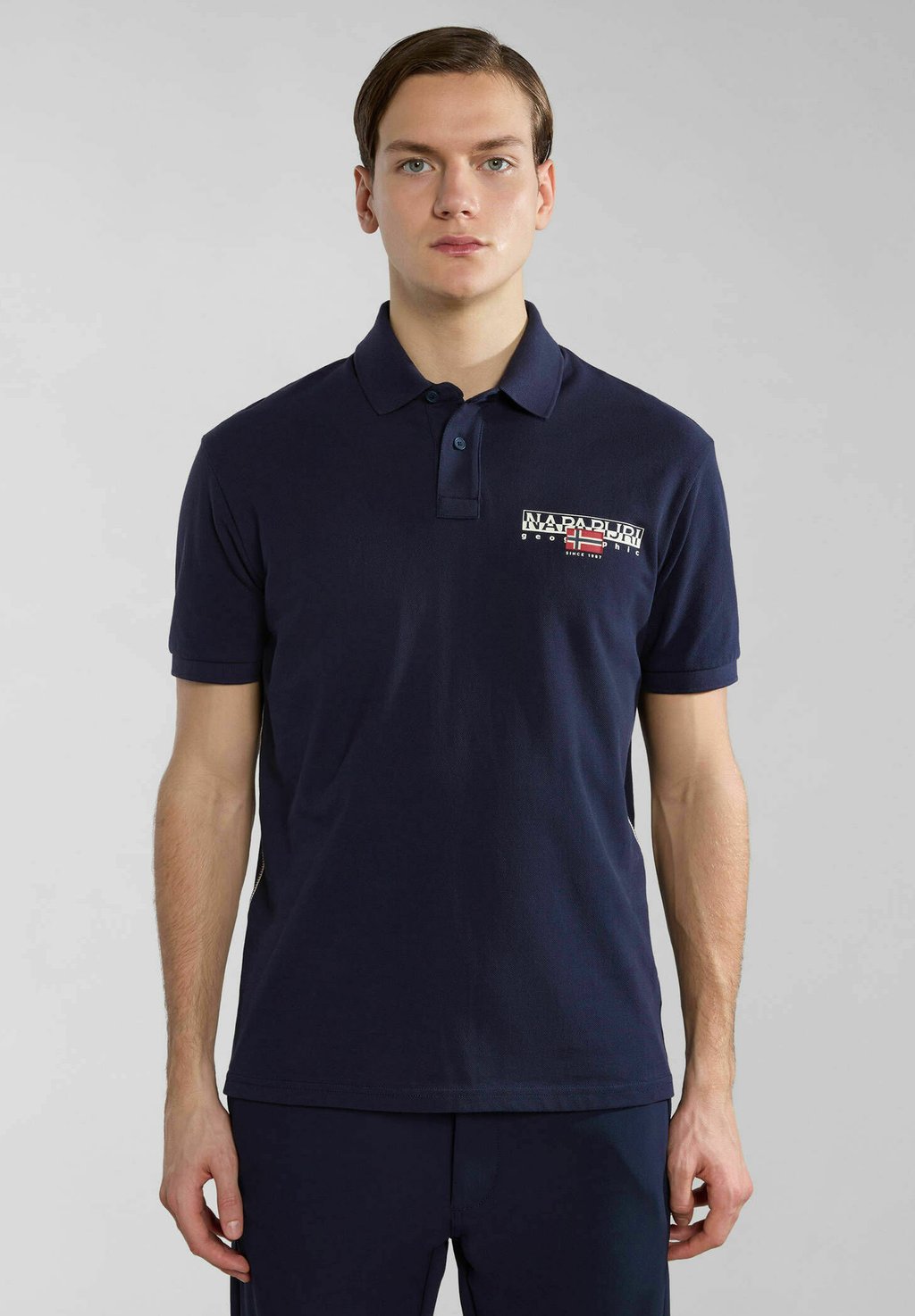 Рубашка поло AYLMER REGULAR FIT Napapijri, цвет Marine (52)
Рубашка поло AYLMER REGULAR FIT Napapijri, цвет Marine (52)