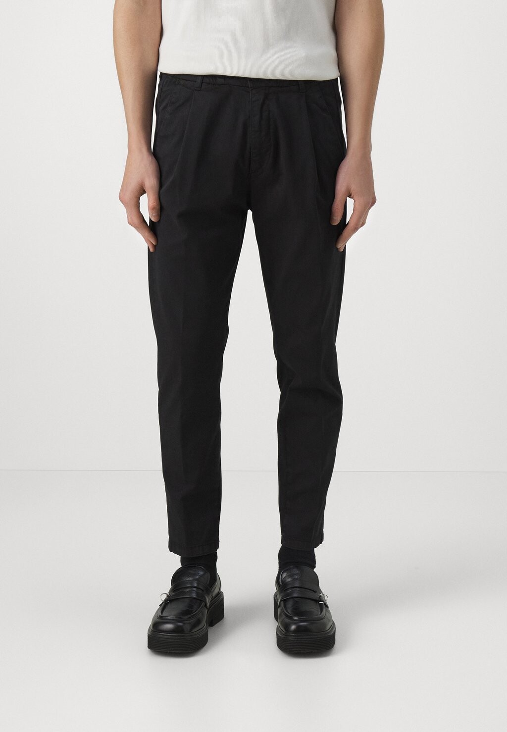 Чиносы Chasy DRYKORN, черный
Чиносы Chasy DRYKORN, черный