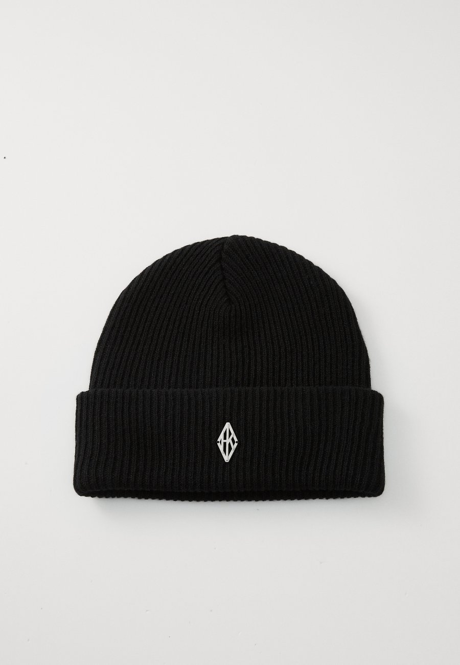 Шапка Han Kjøbenhavn DIAMOND PLAQUE BEANIE UNISEX, Black
Шапка Han Kjøbenhavn DIAMOND PLAQUE BEANIE UNISEX, Black