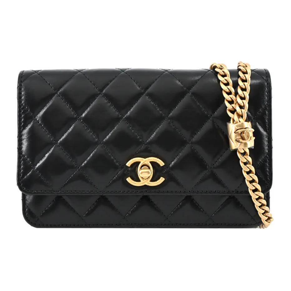 Кожаный кошелек на цепочке с золотистым металлом, Кошелек, Сумка через плечо, Мини-сумка кроссбоди Женская Черная CHANEL
Кожаный кошелек на цепочке с золотистым металлом, Кошелек, Сумка через плечо, Мини-сумка кроссбоди Женская Черная CHANEL