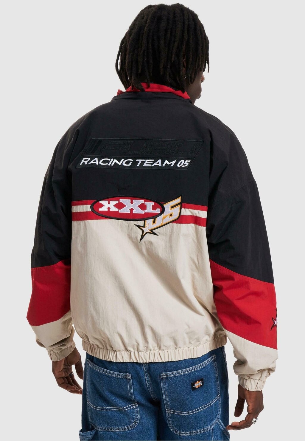 Легкая куртка FUBU, кремово-черный красный
Легкая куртка FUBU, кремово-черный красный