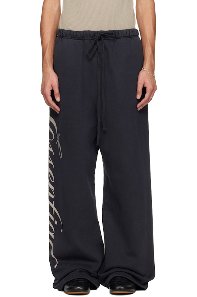 Fear Of God Essentials Черные праздничные спортивные штаны из плотного флиса для отдыха
Fear Of God Essentials Черные праздничные спортивные штаны из плотного флиса для отдыха