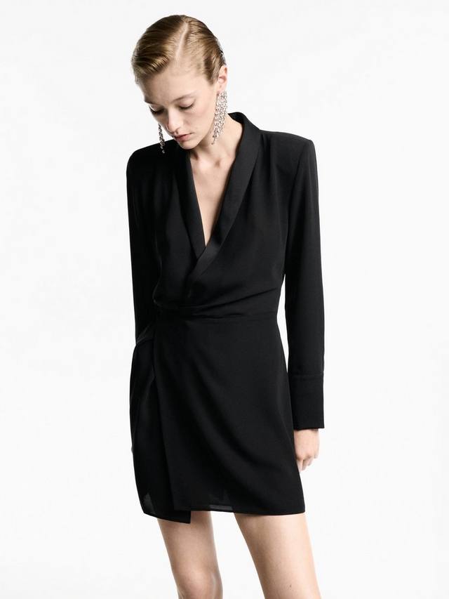 Платье- смокинг для верховой езды Mango, черный
Платье- смокинг для верховой езды Mango, черный