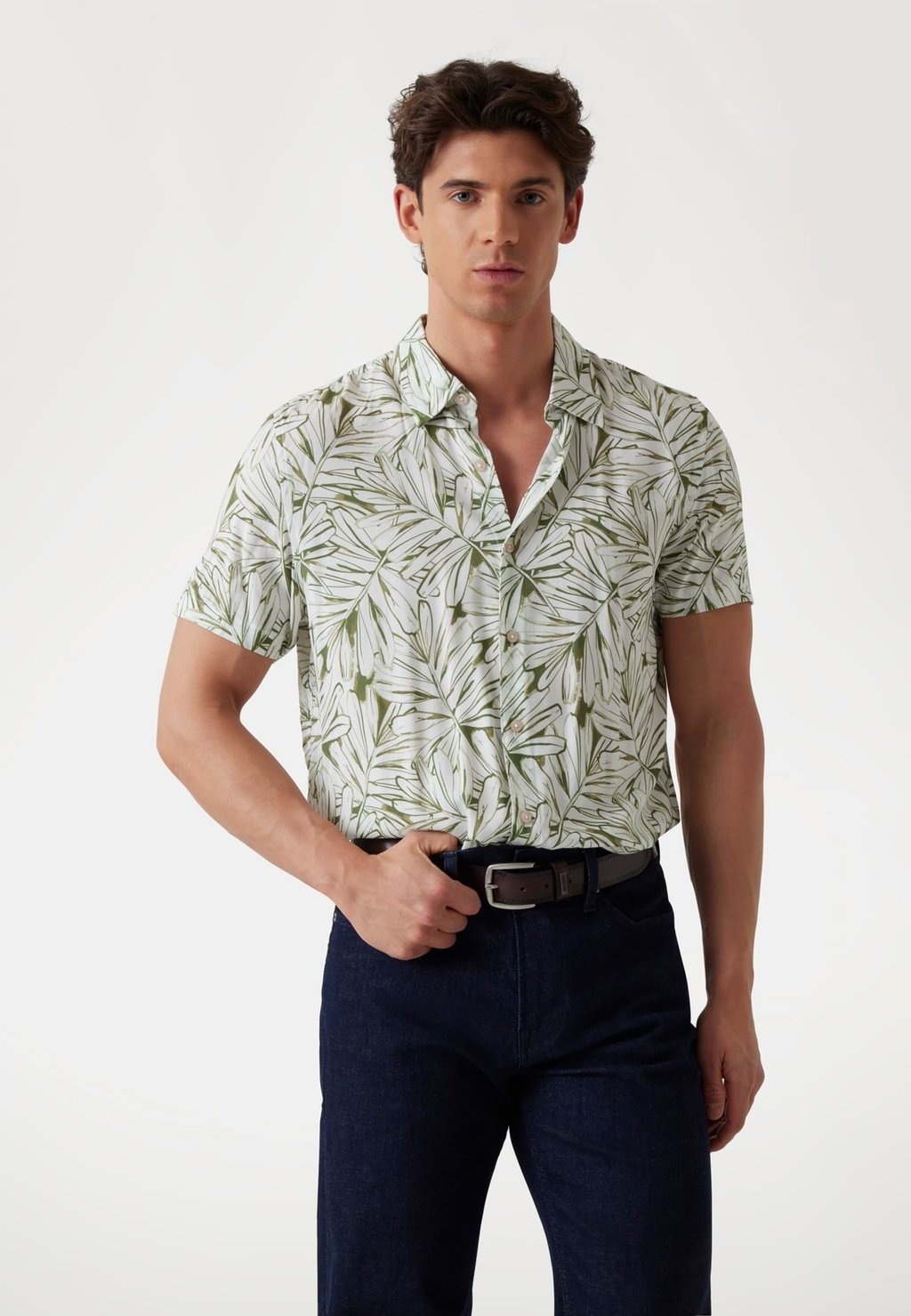 Рубашка BEDRUCKTES Guess, молочный
Рубашка BEDRUCKTES Guess, молочный