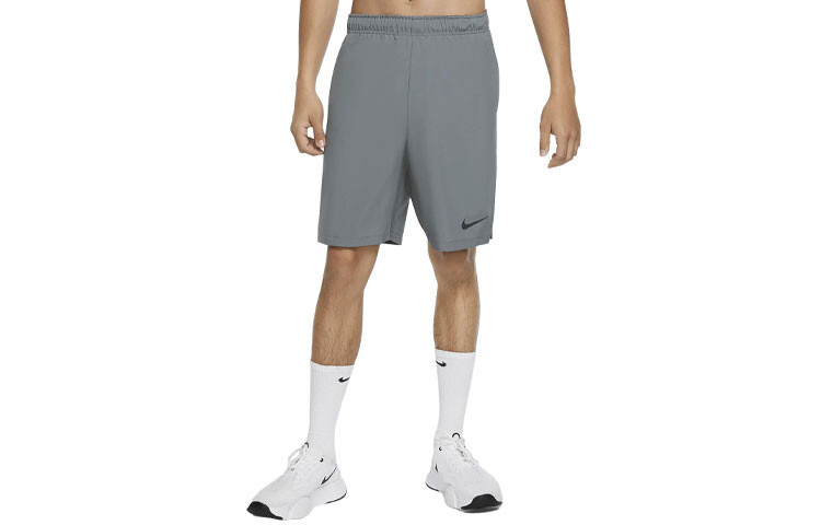 Спортивные шорты мужские дымчато-серые Nike, серый
Спортивные шорты мужские дымчато-серые Nike, серый