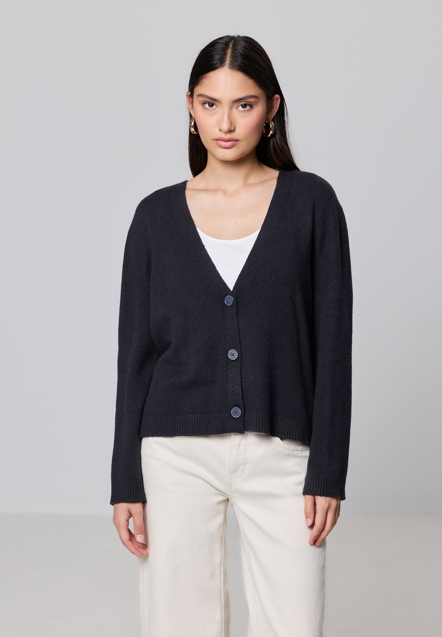 Кардиган Street One COSY BASIC, Blau/Dark Blue
Кардиган Street One COSY BASIC, Blau/Dark Blue
