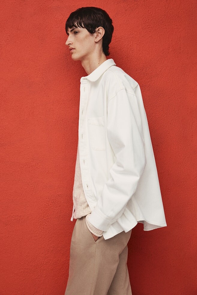 Джинсовая рубашка свободного кроя H&M, белый
Джинсовая рубашка свободного кроя H&M, белый