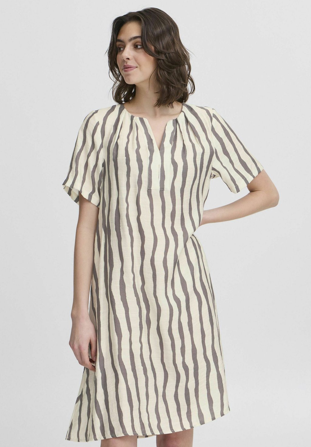 Повседневное платье FRARIANA Fransa, белый
Повседневное платье FRARIANA Fransa, белый