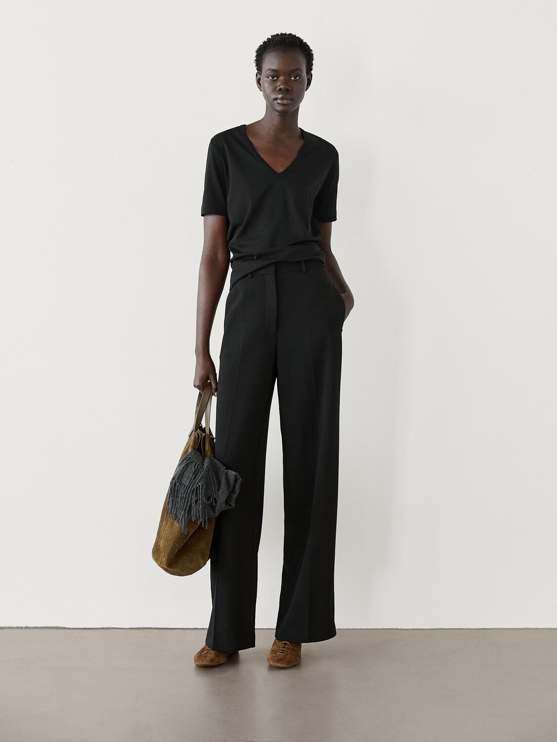 Футболка с коротким рукавом из 100% хлопка Massimo Dutti, черный
Футболка с коротким рукавом из 100% хлопка Massimo Dutti, черный