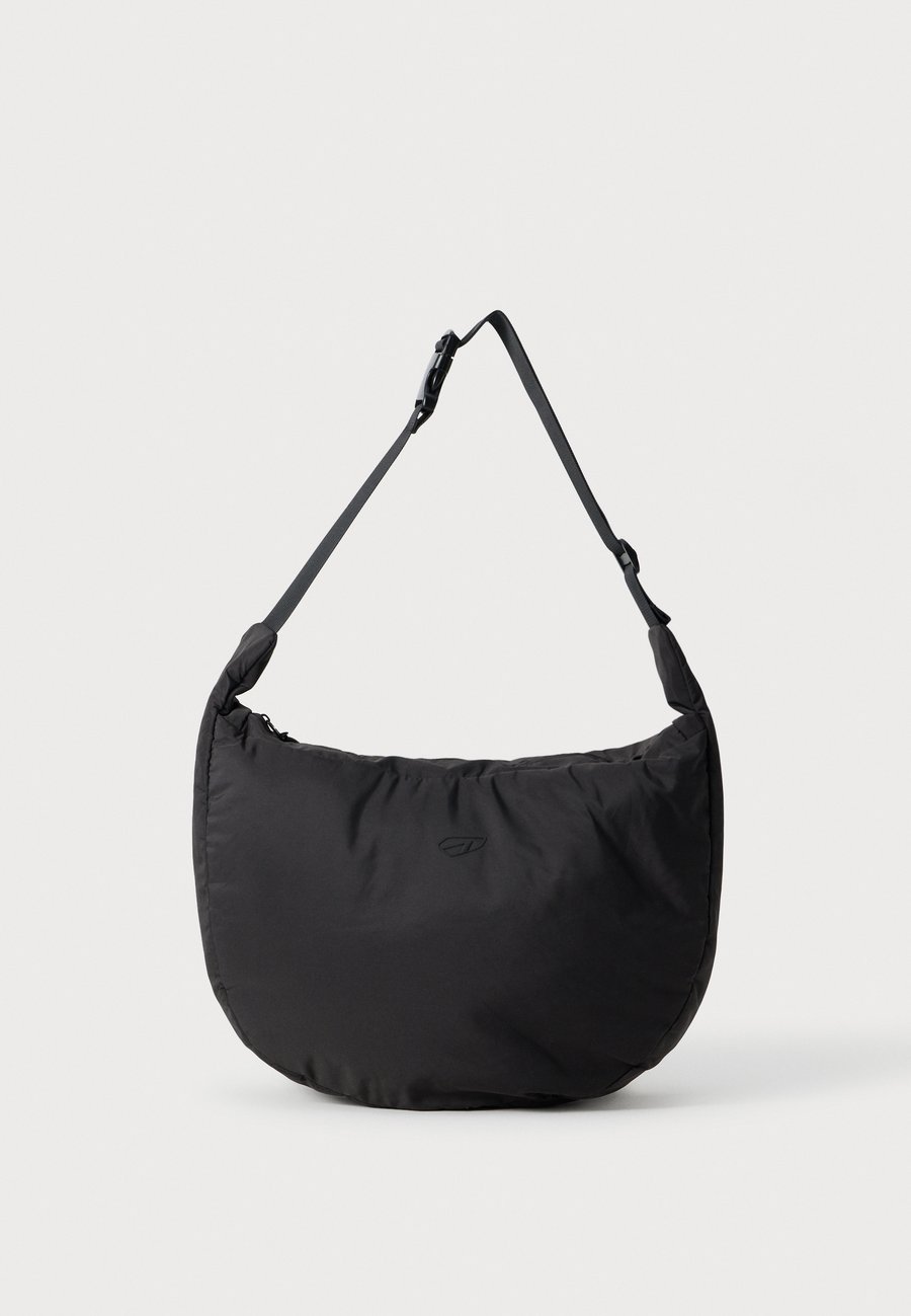 Сумка кросс-боди ARKK Copenhagen CORE SLING BAG UNISEX, Black
Сумка кросс-боди ARKK Copenhagen CORE SLING BAG UNISEX, Black