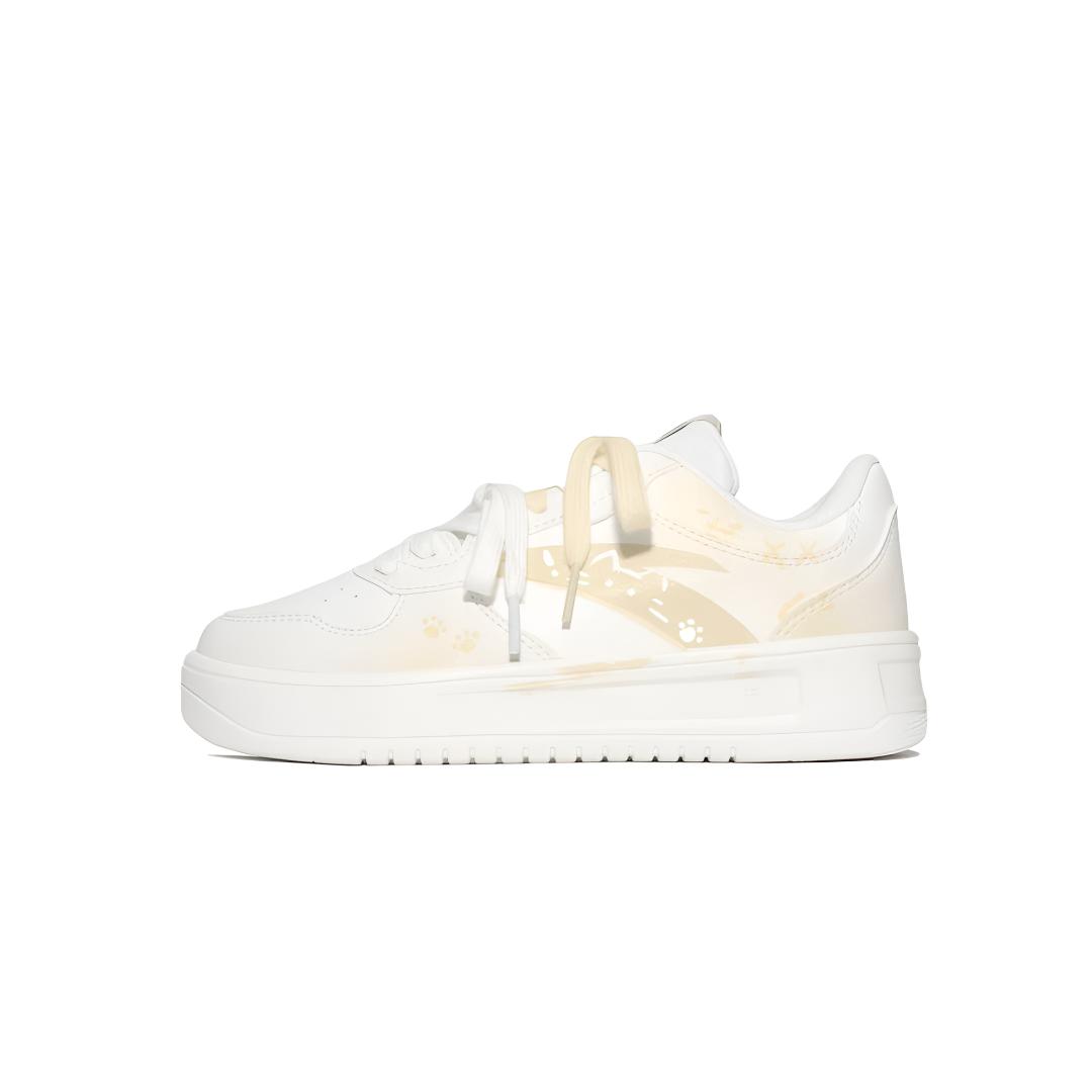 ANTA Легкие скейтерские кросовки Unisex White на низком ходу с синтетической кожаной подкладкой и противоскользящей подошвой
ANTA Легкие скейтерские кросовки Unisex White на низком ходу с синтетической кожаной подкладкой и противоскользящей подошвой