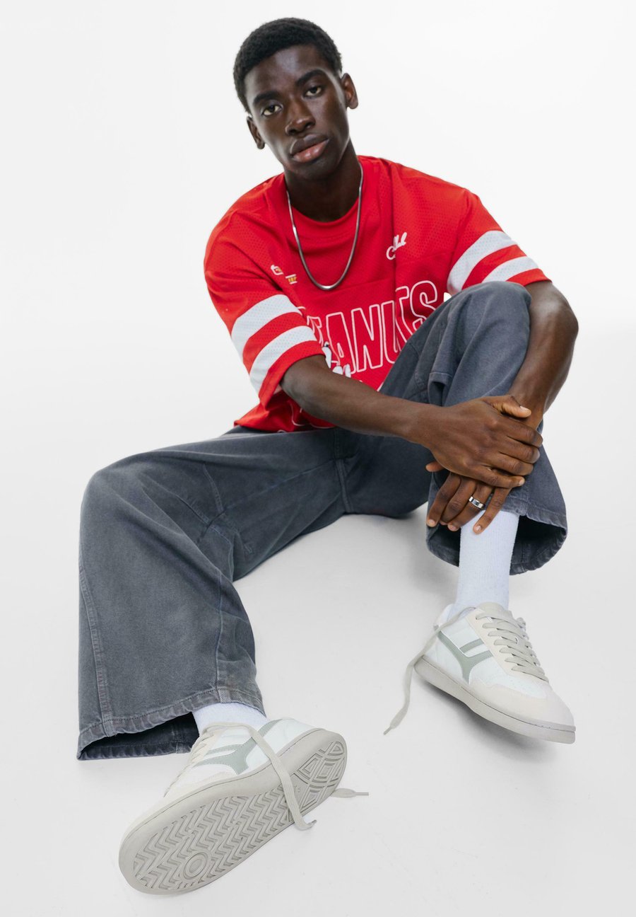 Кроссовки PULL&BEAR Trainers, Grey
Кроссовки PULL&BEAR Trainers, Grey