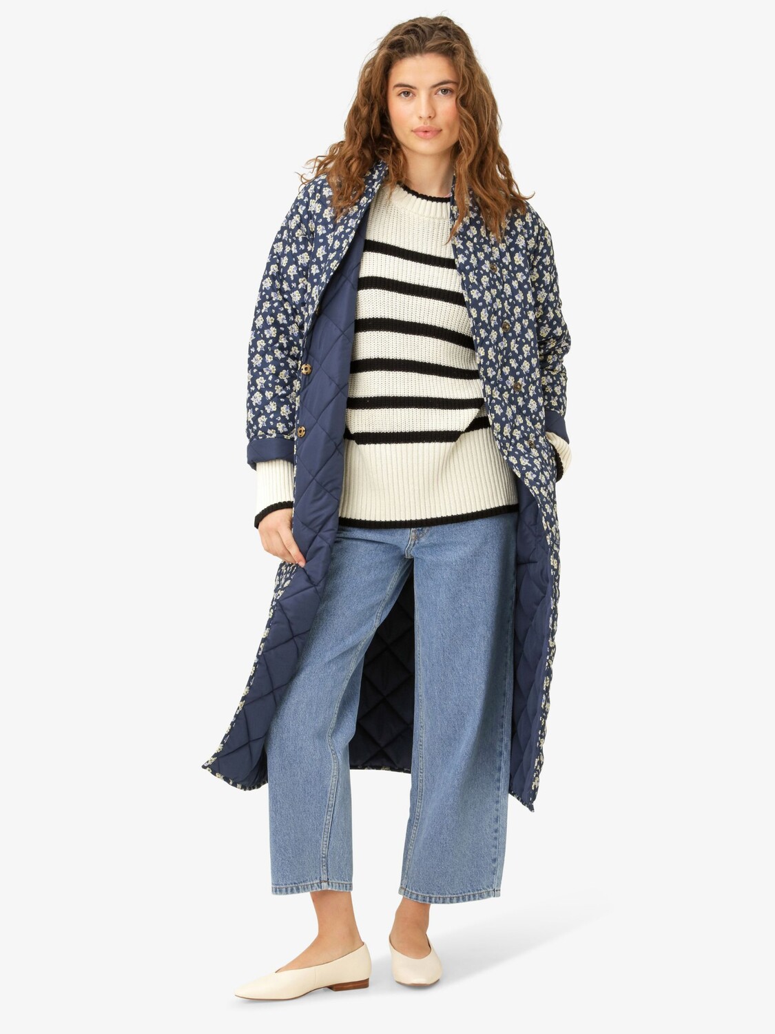 Noa Noa Marit Длинное стеганое пальто с цветочным принтом, синий/разноцветный
Noa Noa Marit Длинное стеганое пальто с цветочным принтом, синий/разноцветный