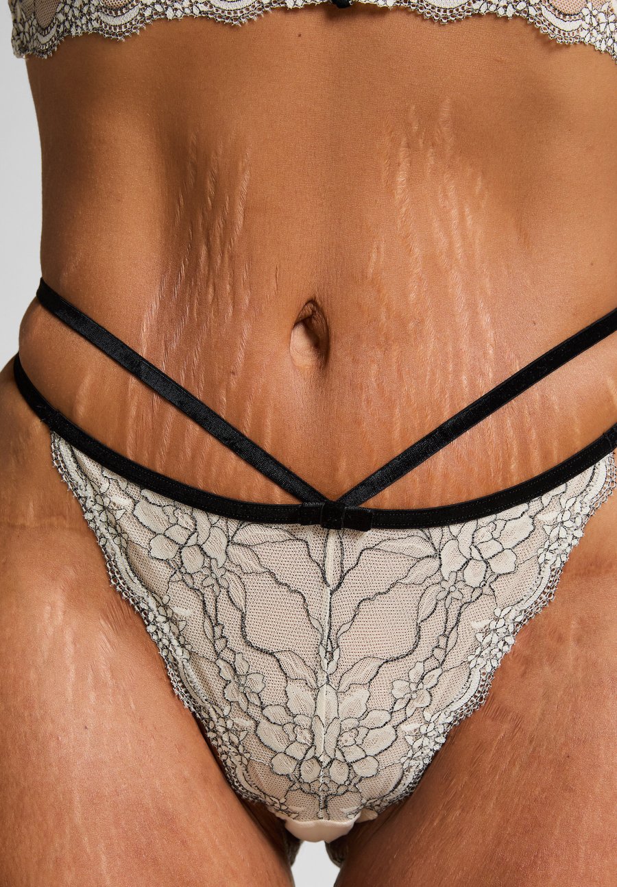 Трусы Hunkemöller Thong, White
Трусы Hunkemöller Thong, White