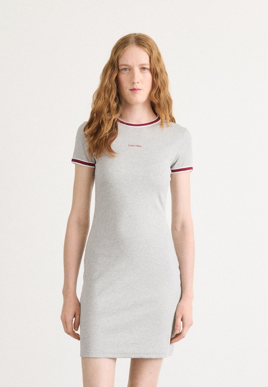 Платье Calvin Klein Jeans COLOR BLOCK BABY, History Grey Heather/Grey
Платье Calvin Klein Jeans COLOR BLOCK BABY, History Grey Heather/Grey