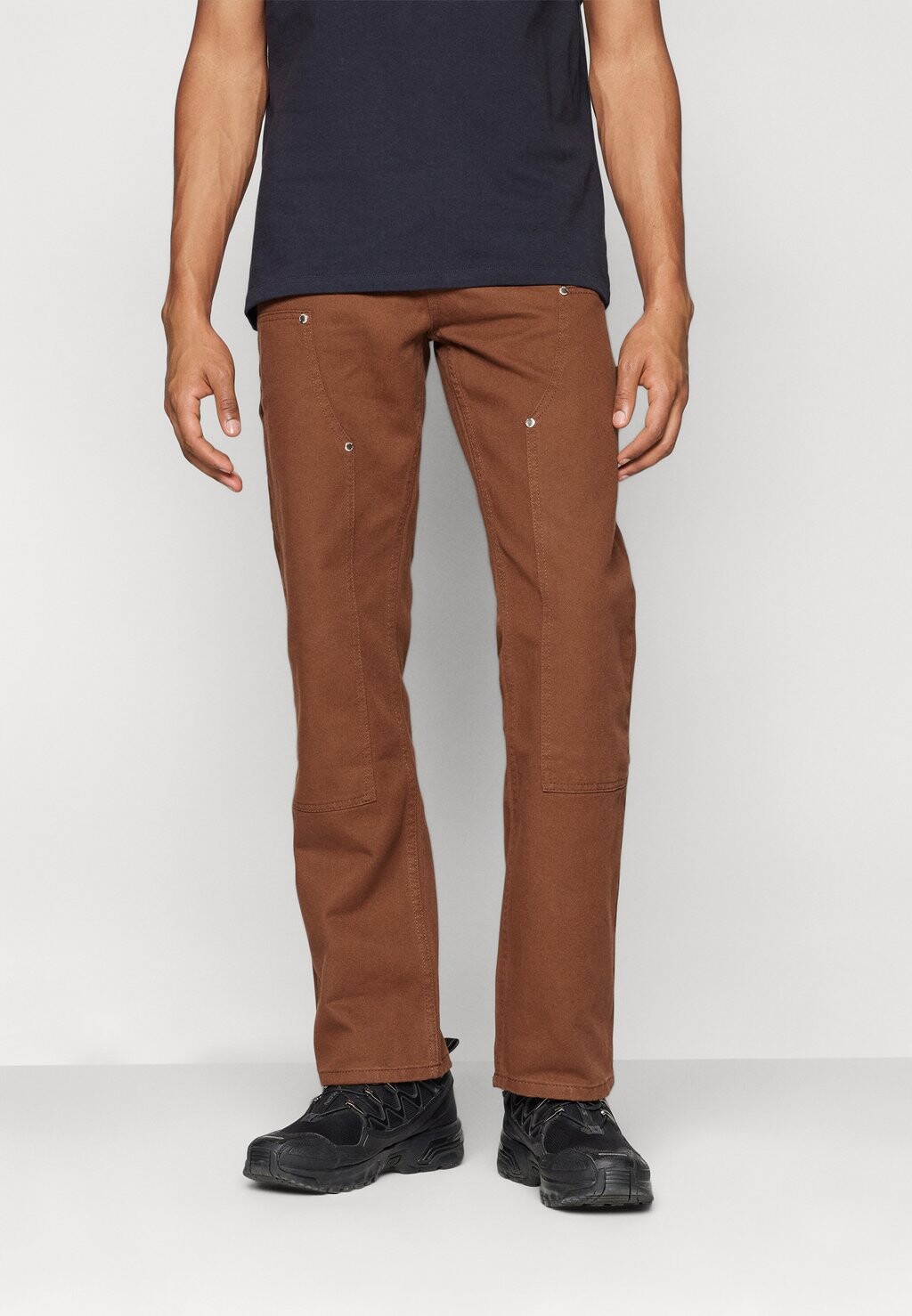 Прямые джинсы Carpenter EIGHTYFIVE, коричневые
Прямые джинсы Carpenter EIGHTYFIVE, коричневые