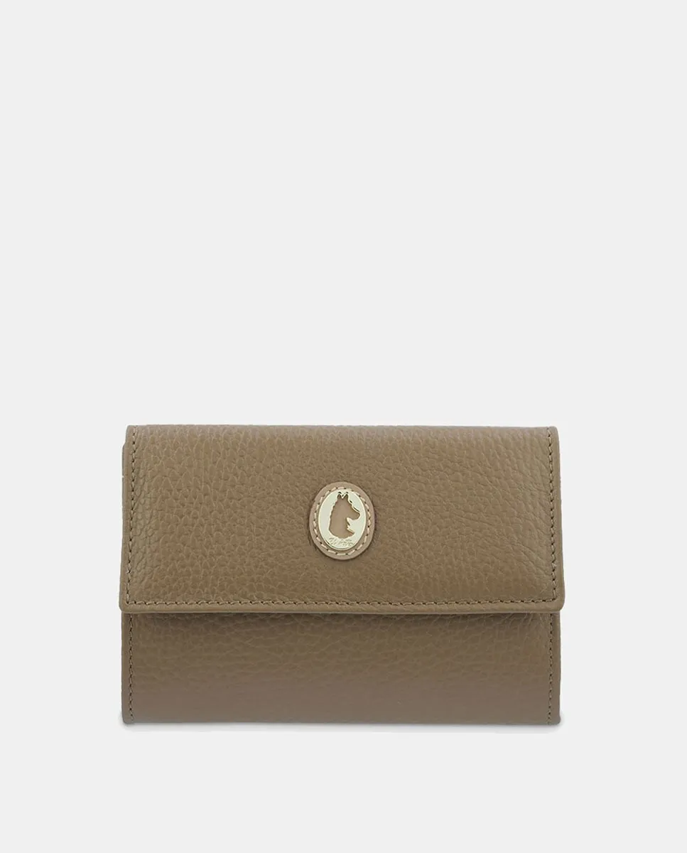 Женский кошелек из серо-коричневой яловой кожи El Potro, цвет Camel
Женский кошелек из серо-коричневой яловой кожи El Potro, цвет Camel