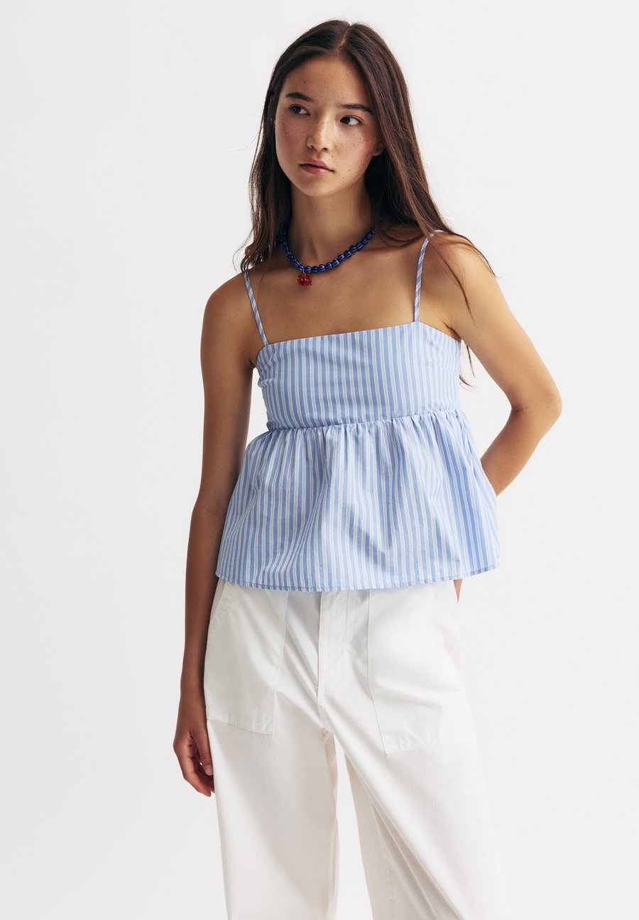 Топ PULL&BEAR Top, Blue
Топ PULL&BEAR Top, Blue