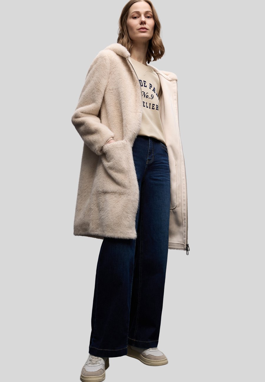 Толстовка Street One MIT WORDING, Beige
Толстовка Street One MIT WORDING, Beige