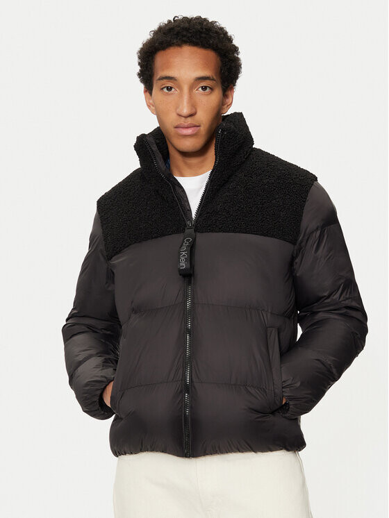 Пуховик стандартного кроя Calvin Klein Jeans, черный
Пуховик стандартного кроя Calvin Klein Jeans, черный