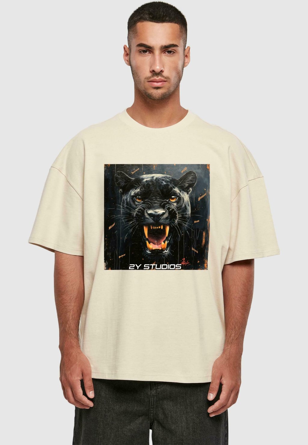 Футболка с принтом BLACK JAGUAR 2Y Studios, песочный
Футболка с принтом BLACK JAGUAR 2Y Studios, песочный