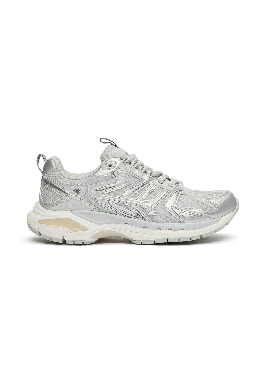Кроссовки PULL&BEAR SNEAKER, Silver-Coloured
Кроссовки PULL&BEAR SNEAKER, Silver-Coloured
