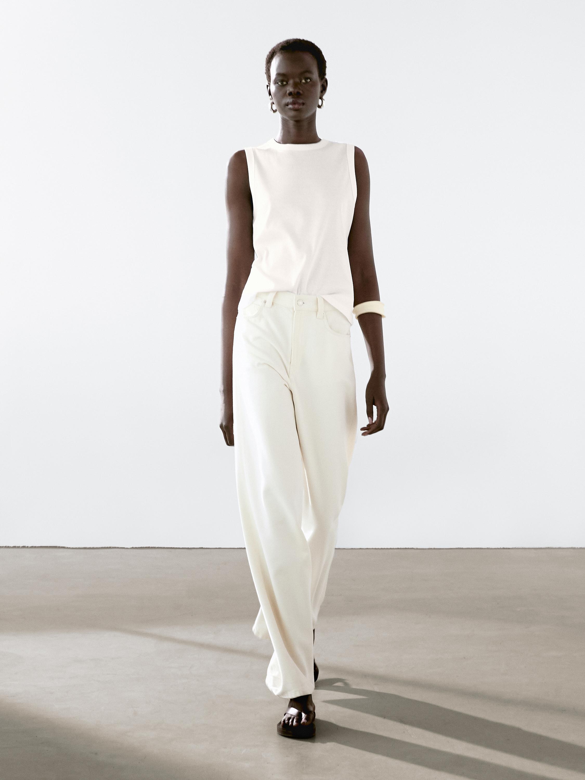 Футболка с круглым вырезом из мерсеризованного хлопка Massimo Dutti, белый
Футболка с круглым вырезом из мерсеризованного хлопка Massimo Dutti, белый