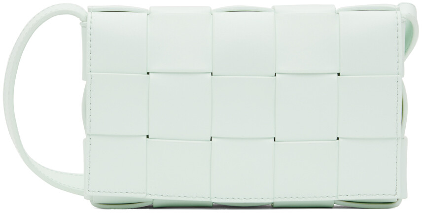 Синяя маленькая сумка-мессенджер с кассетой Bottega Veneta
Синяя маленькая сумка-мессенджер с кассетой Bottega Veneta