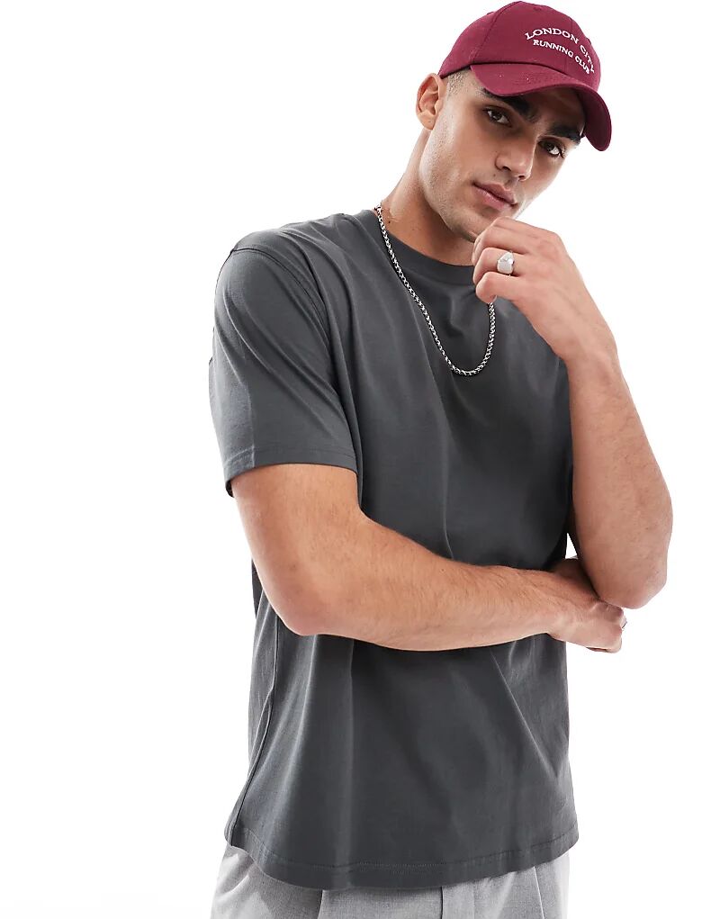 Футболка свободного кроя в угольном цвете ASOS DESIGN
Футболка свободного кроя в угольном цвете ASOS DESIGN