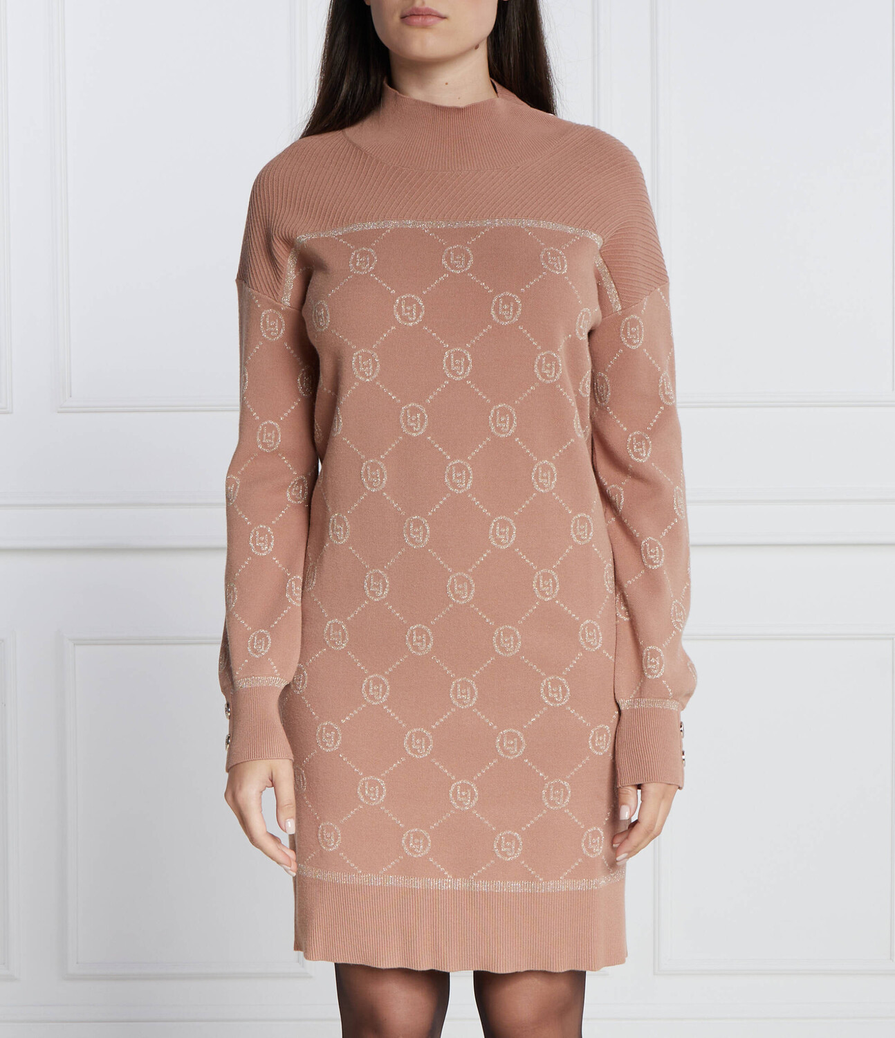 Платье Liu Jo Sport, цвет pesca
Платье Liu Jo Sport, цвет pesca