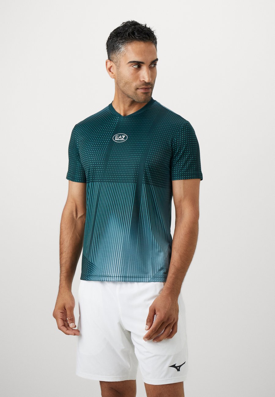 Спортивная футболка EA7 Emporio Armani TENNIS PRO TEE GRAPHIC, Green Fancy/Green
Спортивная футболка EA7 Emporio Armani TENNIS PRO TEE GRAPHIC, Green Fancy/Green