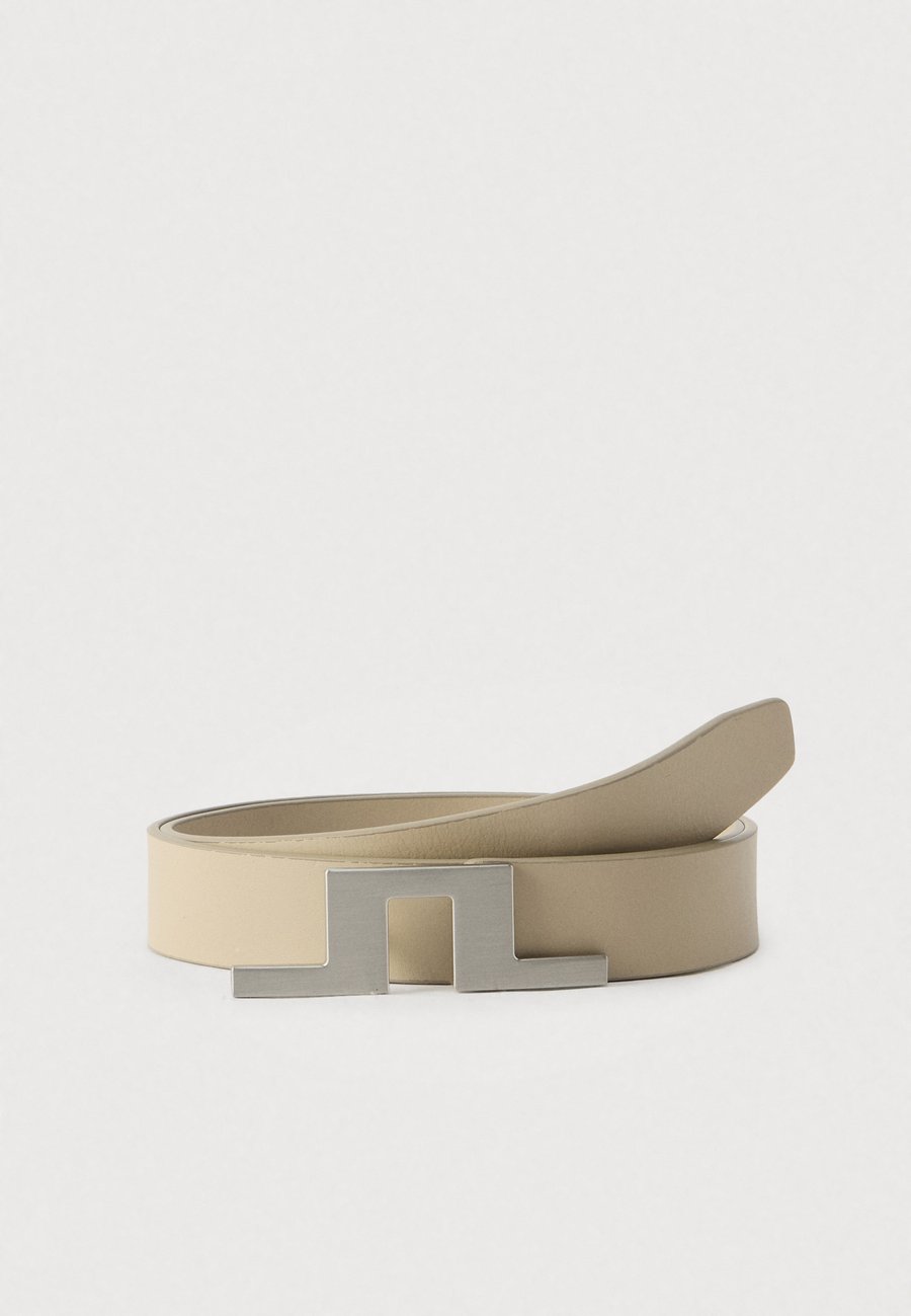 Ремень J.LINDEBERG Sports BRIDGER BELT, String/Beige
Ремень J.LINDEBERG Sports BRIDGER BELT, String/Beige