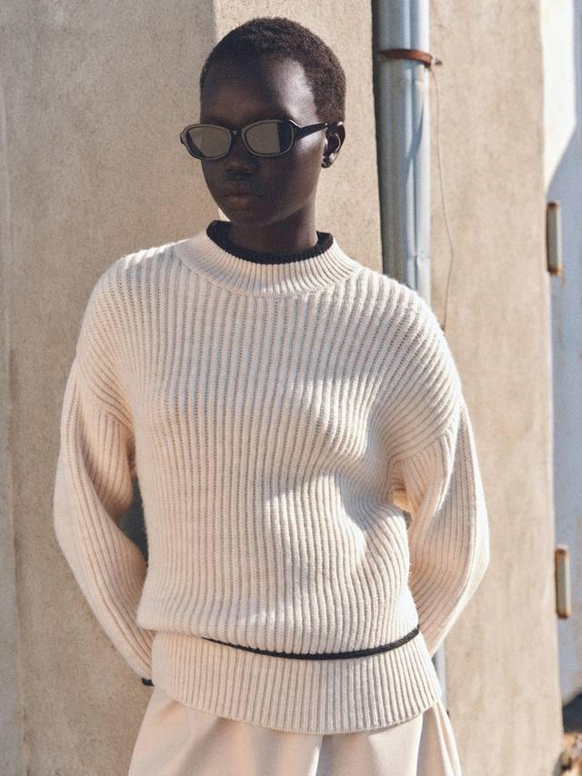 Джемпер с контрастной отделкой plaza Mango, кремовый
Джемпер с контрастной отделкой plaza Mango, кремовый