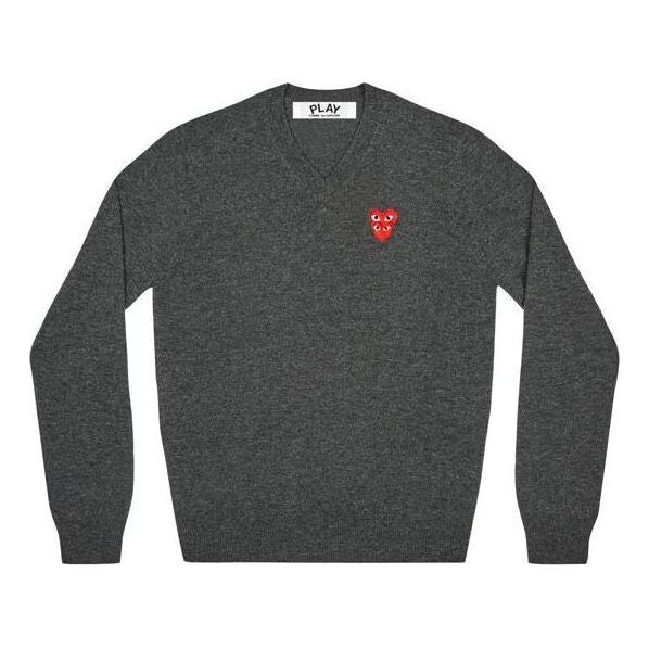 Свитер v-neck pullover red emblem 'grey' Comme Des Garcons Play, серый
Свитер v-neck pullover red emblem 'grey' Comme Des Garcons Play, серый