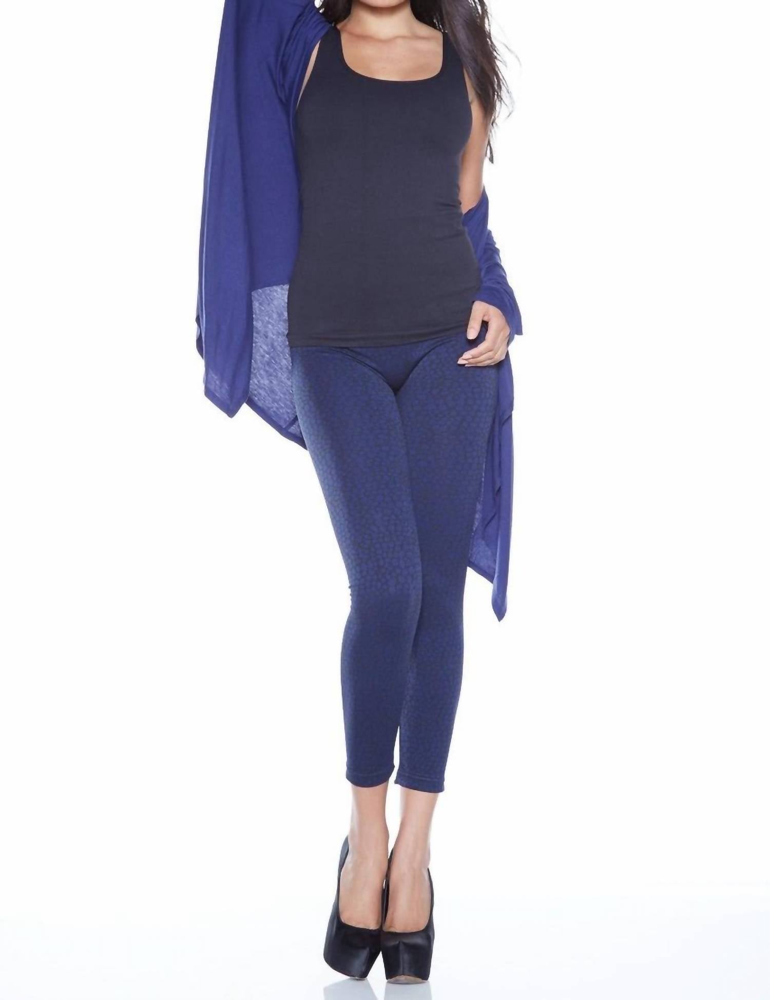 Леггинсы Ahh Comfort в цвете «синий/темно-синий питон» Rhonda Shear, Blue/Navy Python
Леггинсы Ahh Comfort в цвете «синий/темно-синий питон» Rhonda Shear, Blue/Navy Python