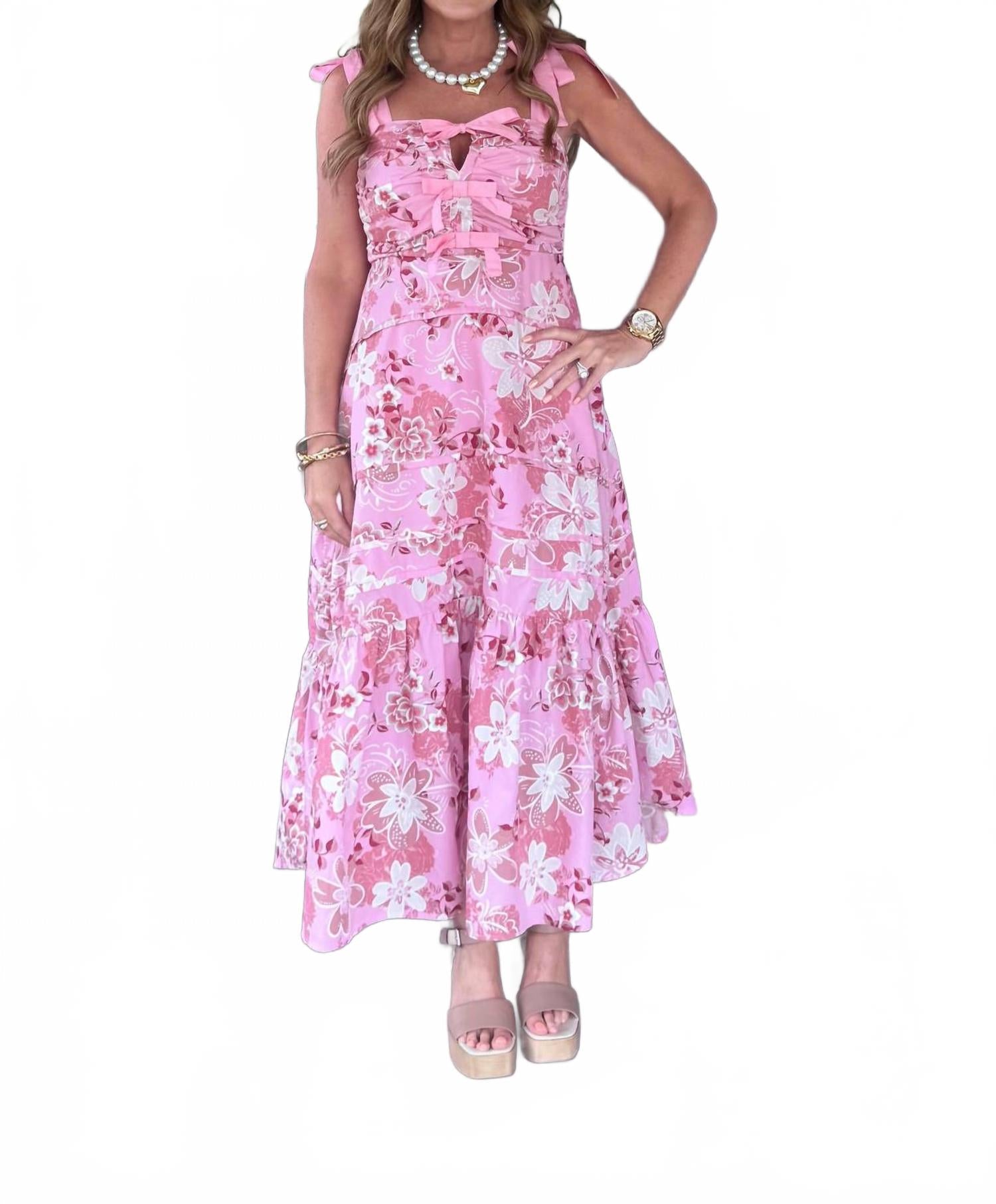 Хлопковое поплиновое платье с завязкой спереди и ярусами в розовом мультиколоре FATE
Хлопковое поплиновое платье с завязкой спереди и ярусами в розовом мультиколоре FATE