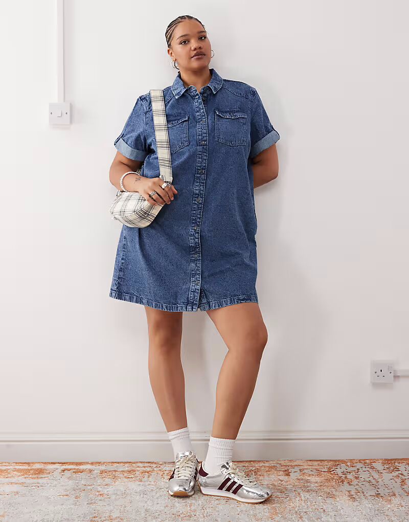 Джинсовое платье Noisy May Curve в цвете средне-синего тона 
Джинсовое платье Noisy May Curve в цвете средне-синего тона