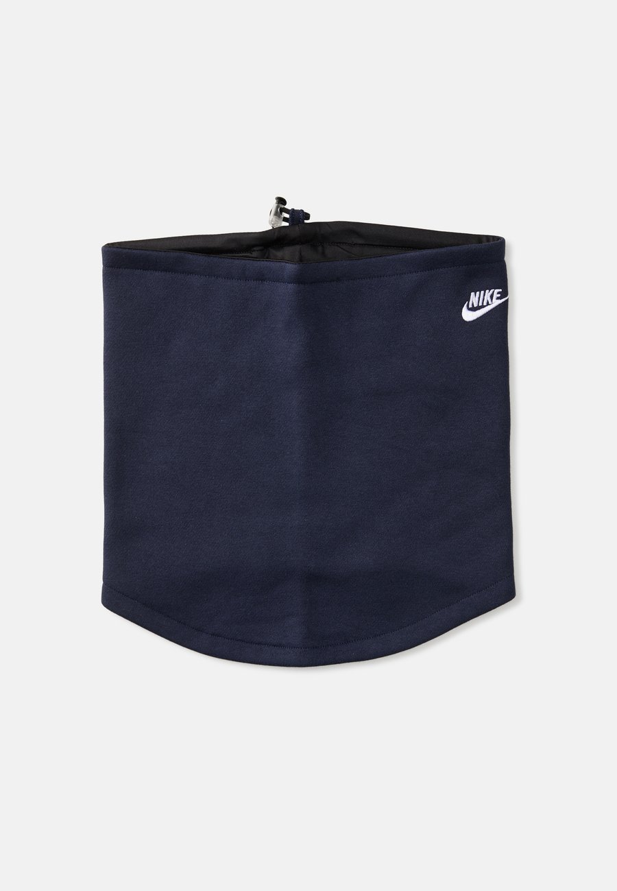 Шарф Nike Sportswear NECKWARMER REVERSIBLE CLUB UNISEX, Obsidian/Black/White/Dark Blue
Шарф Nike Sportswear NECKWARMER REVERSIBLE CLUB UNISEX, Obsidian/Black/White/Dark Blue