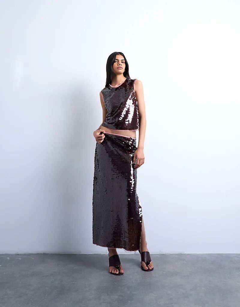 Юбка миди с контрастными пайетками от Topshop в цвете «вино»
Юбка миди с контрастными пайетками от Topshop в цвете «вино»