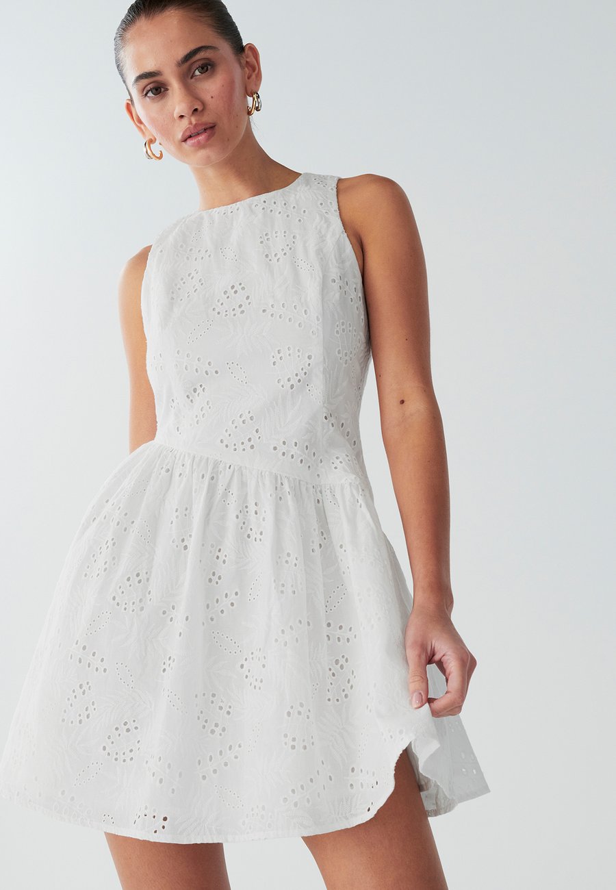 Платье BWLDR EMBER MINI DRESS, White
Платье BWLDR EMBER MINI DRESS, White